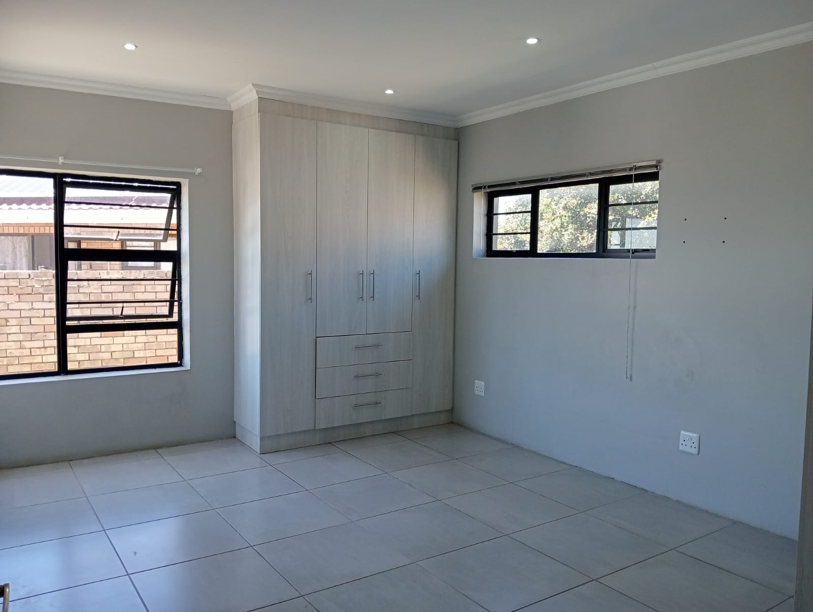 To Let 3 Bedroom Property for Rent in Wavecrest Eastern Cape